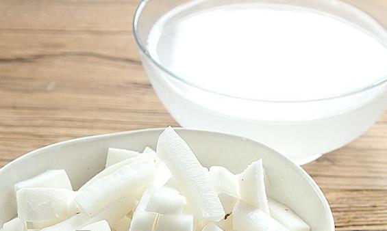 椰子肉有哪些營養(yǎng)價值?干椰子肉可以怎么吃?