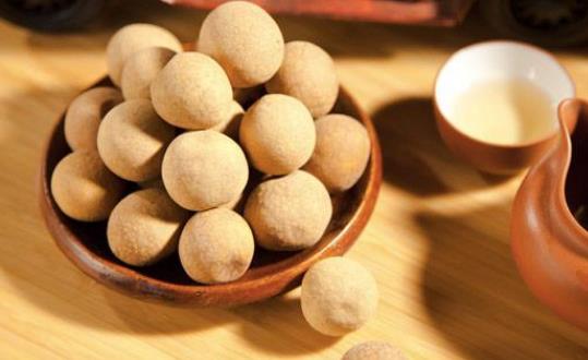 晚上吃龍眼會(huì)胖嗎?龍眼有哪些功效?
