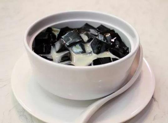 龜苓膏是苦的是怎么回事?龜苓膏真的是用烏龜做的嗎?