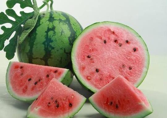 西瓜是熱性還是涼性的?西瓜含有維生素c嗎?