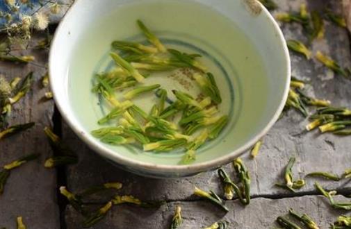 哪些人適合喝蓮子芯?蓮子芯可以治療失眠嗎?