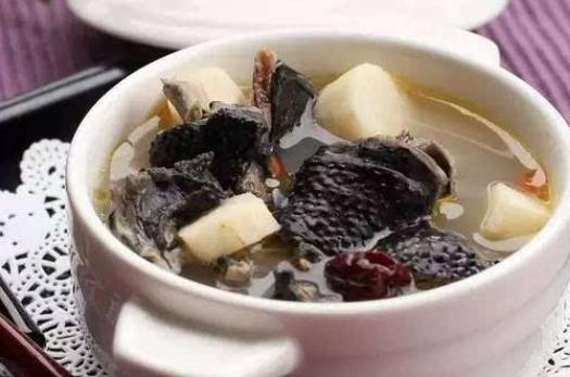 烏雞湯吃多了有副作用嗎?哪些人不宜喝烏雞湯嗎?