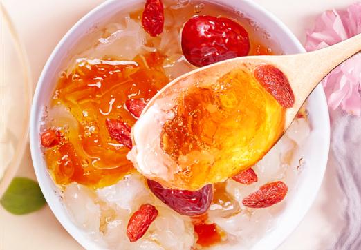 桃膠用冷水泡還是熱水泡好 桃膠泡超過二十四小時還可以吃嗎