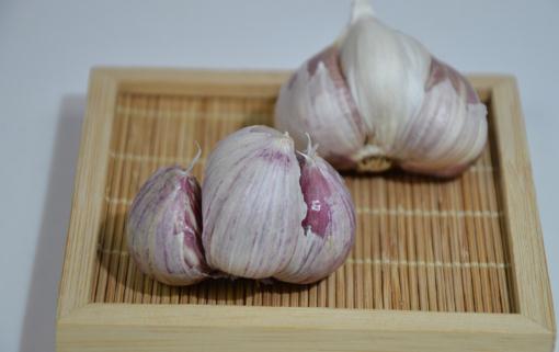 大蒜發霉還能吃嗎 吃了大蒜放屁怎么辦