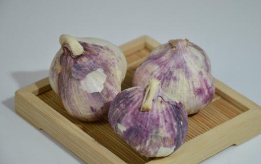 大蒜發霉還能吃嗎 吃了大蒜放屁怎么辦