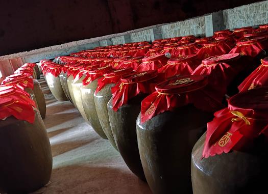 醬香型白酒好還是濃香型白酒好?濃香白酒放了9年還能喝嗎