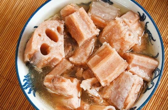 怎么區(qū)分粉藕和脆藕 七孔藕和九孔藕哪個(gè)粉