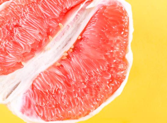 柚子肉外面的薄皮叫什么?柚子剝好了放外皮里保存多久