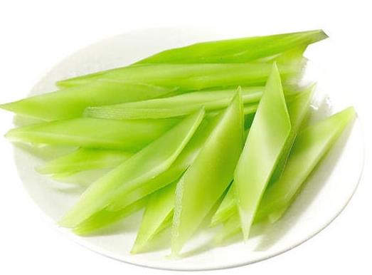 萵筍中間有點紅能吃嗎?萵筍不焯水可以直接炒嗎