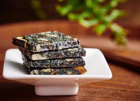 玫瑰花做的阿膠糕所有人都可以吃嗎?玫瑰花做阿膠糕要去掉根部嗎