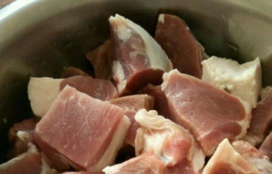 來月經可以吃羊肉火鍋嗎?來月經吃羊肉好嗎?