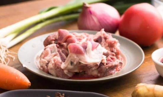 來月經可以吃羊肉火鍋嗎?來月經吃羊肉好嗎?