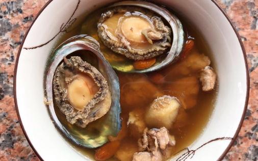 鮑魚煲湯要不要帶殼 鮑魚煲湯要不要先焯水