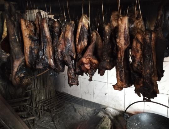 臘肉過期了但包裝很好能不能吃?臘肉一直放在冷藏室二年多了可以吃嗎