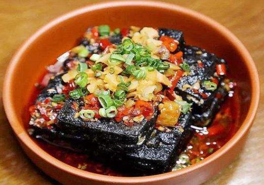 臭豆腐為什么會臭?臭豆腐的醬汁怎么做