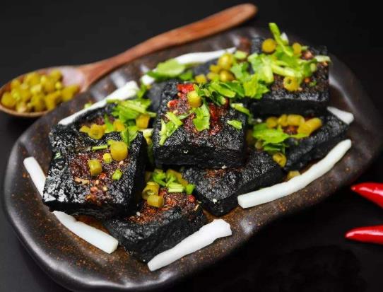 臭豆腐為什么會臭?臭豆腐的醬汁怎么做