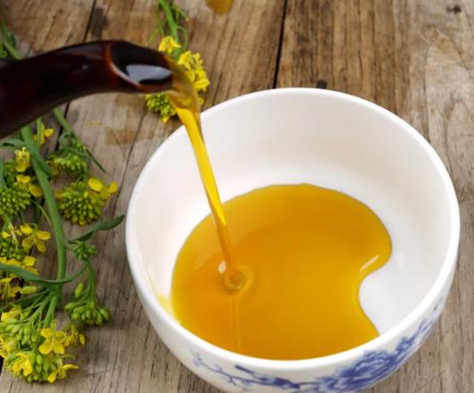 菜籽油的味道是不是有點酸味?菜籽油的味道多久能消散