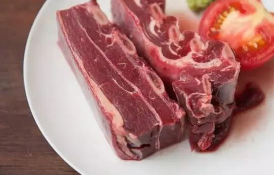 牛肉和蝦能一起吃嗎?牛肉不能和什么一起吃?