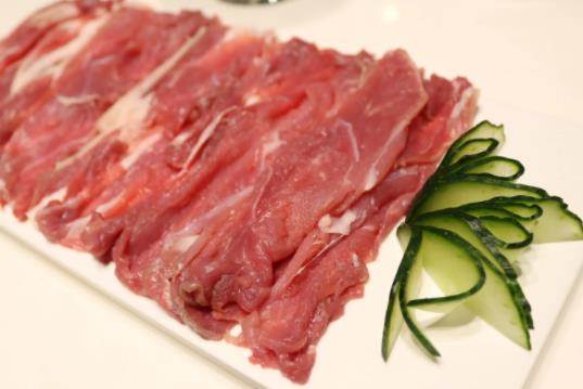 牛肉含有哪些營(yíng)養(yǎng)成分?哪些人不適合吃牛肉?