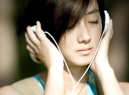 經(jīng)常戴耳機(jī)好嗎?長(zhǎng)時(shí)間戴耳機(jī)有什么危害