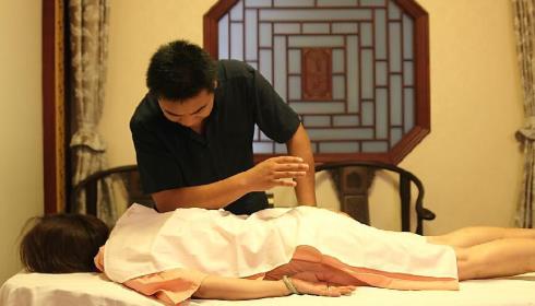 推拿哪個部位能治痛經?推拿要注意什么?