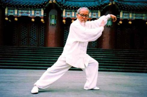 練八段錦多久能通經(jīng)絡?練八段錦有什么禁忌