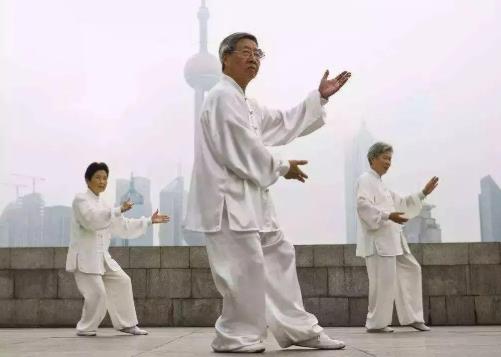 練八段錦后后背起水泡是怎么回事?練八段錦多久能沾水?