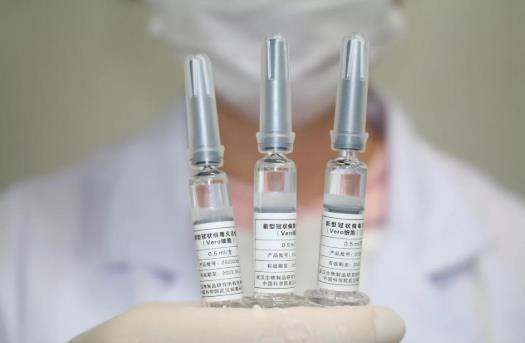 打了第一針新冠疫苗后可以喝酒嗎?同時接種兩針新冠疫苗可以嗎?