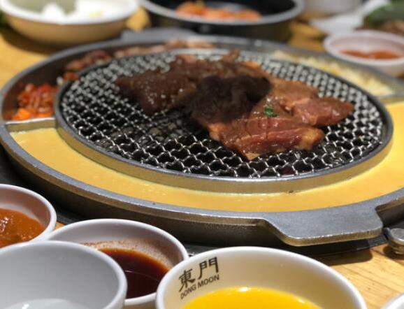 東門傳統炭火烤肉韓國料理加盟優(yōu)勢費用【總部認證】