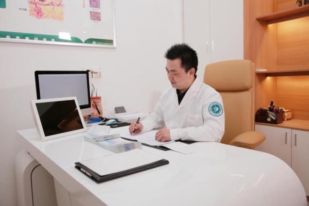湖南附大腋臭專科,專注治療腋臭多年