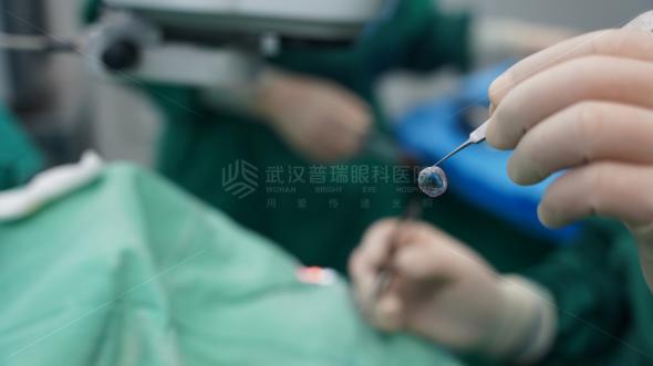 以吾之黑暗換汝之光明 男子因眼疾被迫摘眼球 捐獻眼角膜傳遞光明