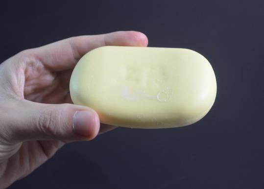 使用硫磺皂要注意什么?臉上有痘痘能用硫磺皂洗臉嗎?
