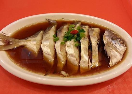 被魚刺卡了喉嚨怎么自救?喉嚨被魚刺卡了喝醋有用嗎?