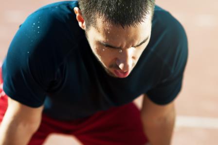 男生狐臭怎么徹底去除?教你兩招,輕松治愈狐臭!