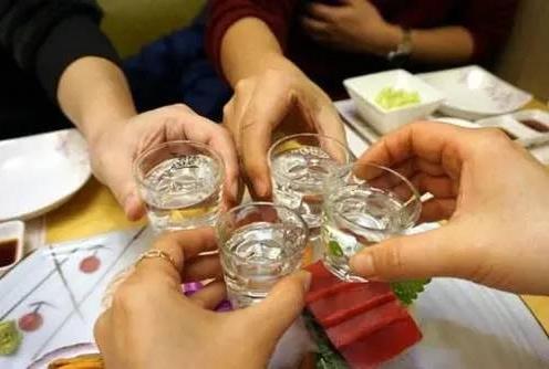 講講我因為喝酒導(dǎo)致股骨頭壞死,再到中醫(yī)治愈的經(jīng)歷