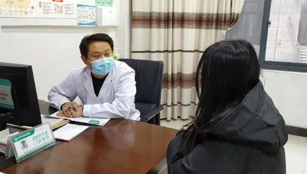 武漢環亞白癜風醫院朱敏主任揭秘:小小外擦藥竟有如此危害