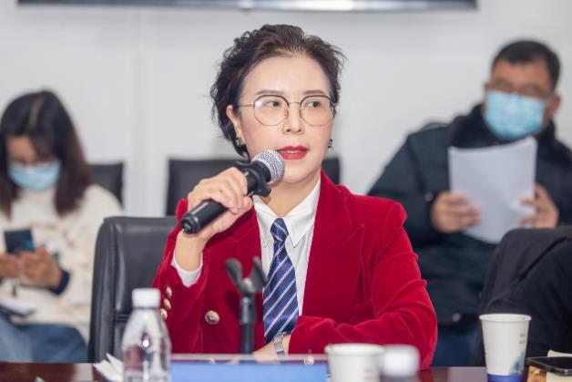 杭州市整形美容行業協會積極開展征詢工作,杭州市一主任醫師張菊芳主持會議