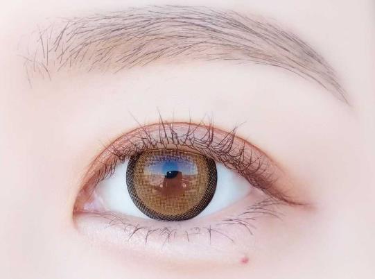 美瞳為什么貼不上眼球?美瞳會不會滑到眼球后面?