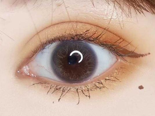 美瞳為什么貼不上眼球?美瞳會不會滑到眼球后面?