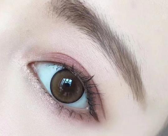 美瞳輕微滑片有影響嗎?戴美瞳時眨眼會往上跑怎么辦