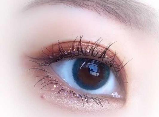 美瞳到期了繼續(xù)戴會(huì)怎樣?美瞳的透氧量怎么看?