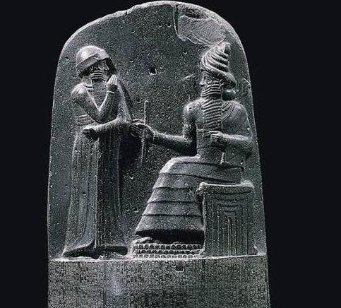 世界上最古老的法典,漢謨拉比法典公元前1700多年就存在了