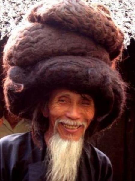 世界上頭發最長的男人,越南老人頭發長6.8米,50年沒剪