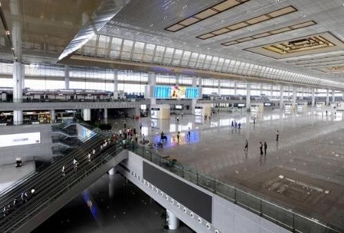 亞洲最大火車站,南京南站是亞洲第一大火車站,占地70萬平方米
