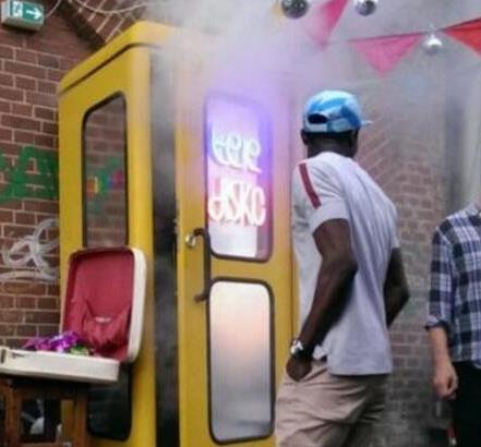 世界上最小的夜店,德國電話亭夜店僅能容納2人