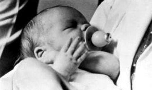 世界上第一個(gè)試管嬰兒 路易絲·布朗1978年誕生于英國