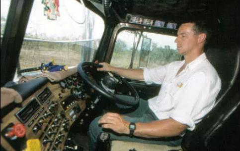 世界上最長的卡車 MILLAU卡車長800米比火車長