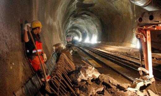 全球最長隧道通車 圣哥達基線隧道17分鐘穿越阿爾卑斯山心臟