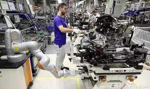世界上最先進的汽車工廠 被機器人占領(lǐng)的大眾工