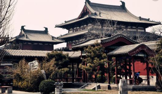 中國唯一的十字形大佛殿 公元586年建立的隆興寺
